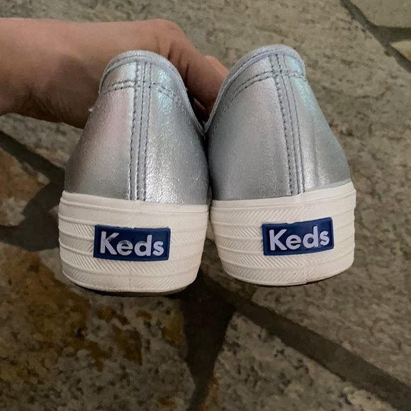 New Keds Triple Kick Leather Platform Sneakers, Silver, Size 6.5 - Picture 2 of 5